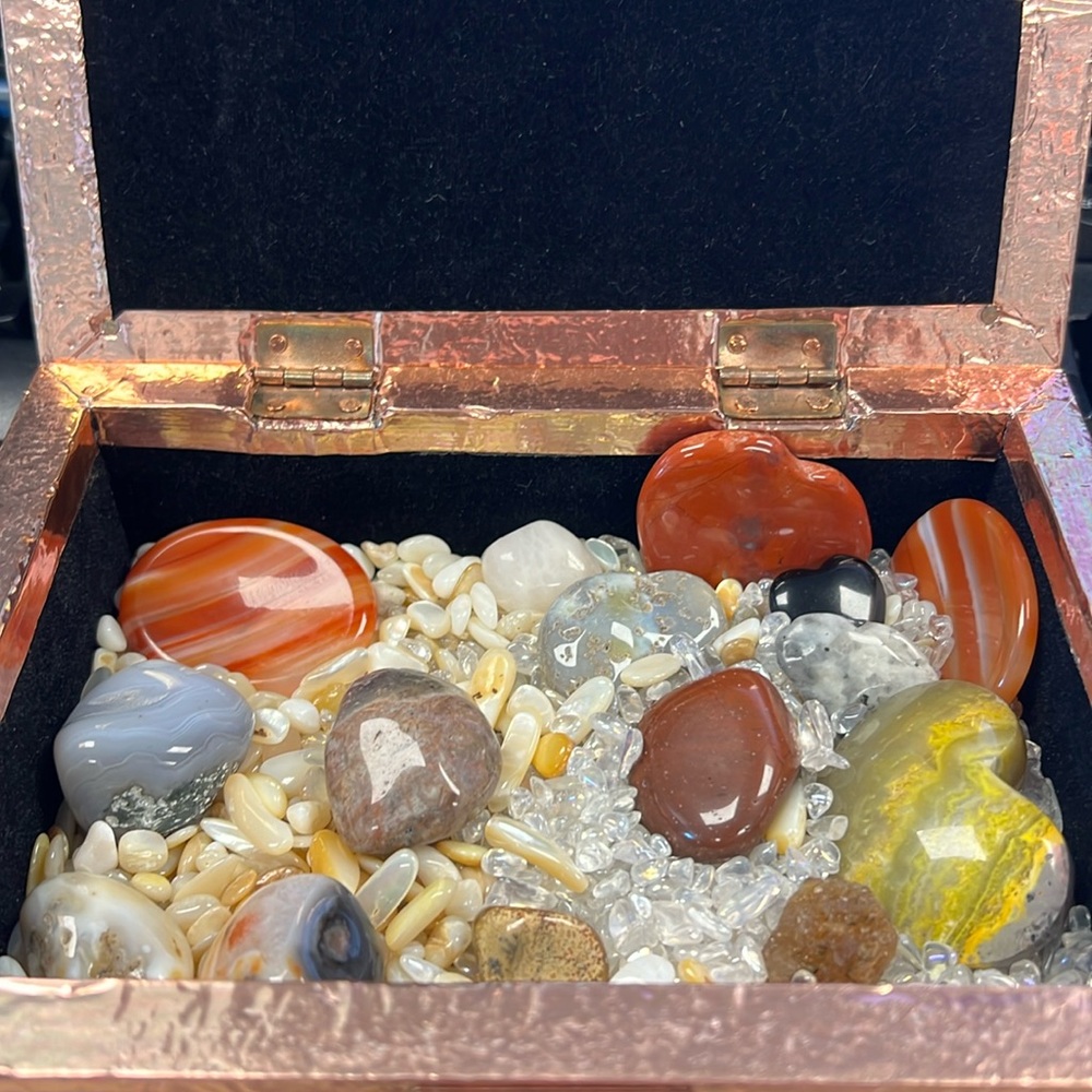 Aura Quartz Chips & Opal mix (viewer discretion is advised)